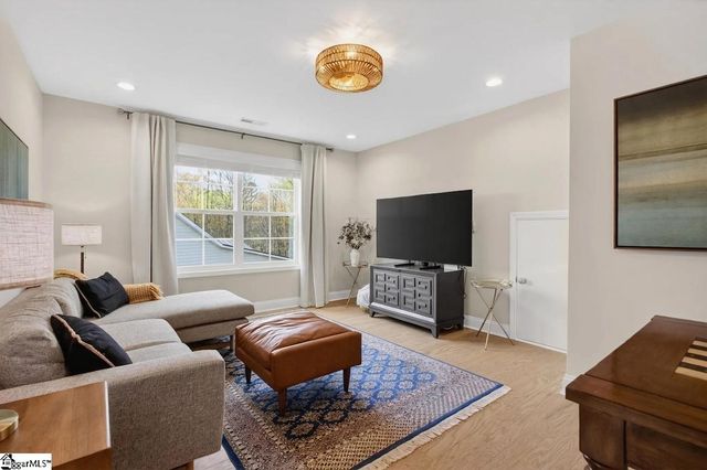 30 Hensley Road, Greenville, SC 29607