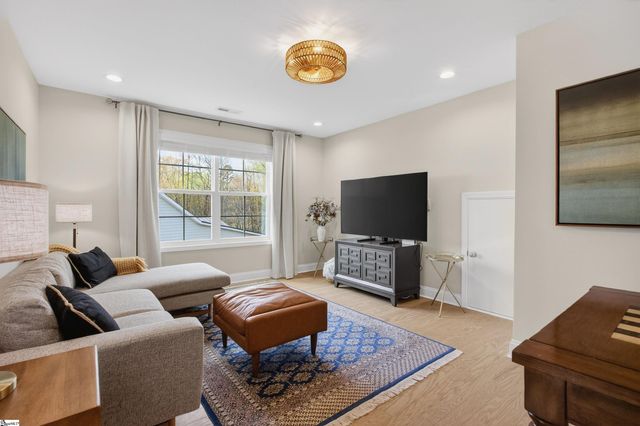 30 Hensley Road, Greenville, SC 29607