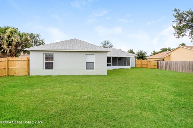 1792 Parrsboro Street NW, Palm Bay, FL 32907