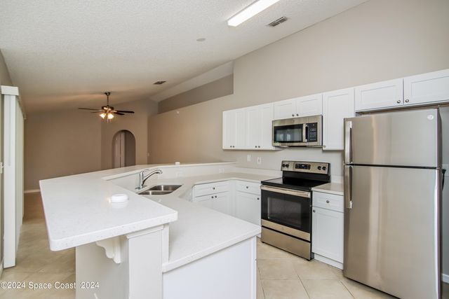 1792 Parrsboro Street NW, Palm Bay, FL 32907