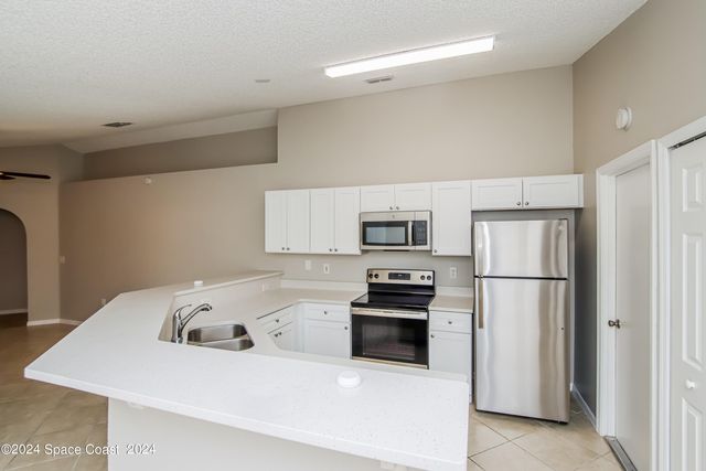 1792 Parrsboro Street NW, Palm Bay, FL 32907