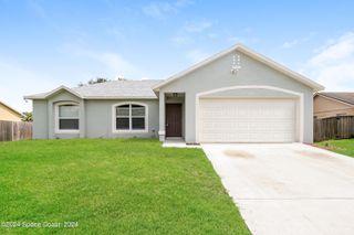 1792 Parrsboro Street NW, Palm Bay, FL 32907
