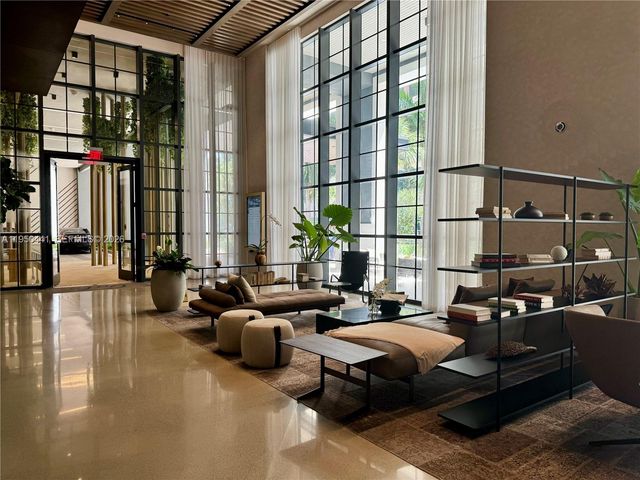 159 NE 6th St 2810, Miami, FL 33132