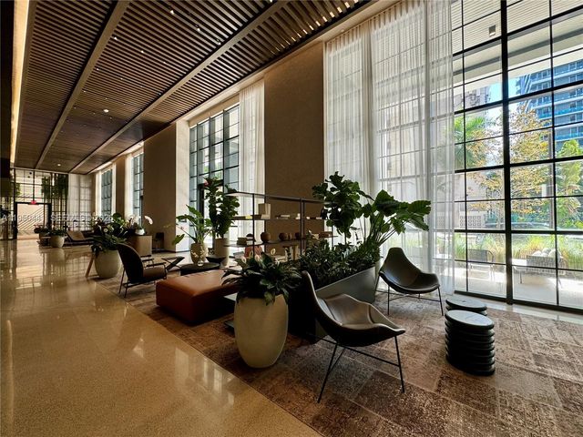 159 NE 6th St 2810, Miami, FL 33132