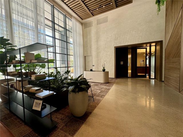 159 NE 6th St 2810, Miami, FL 33132