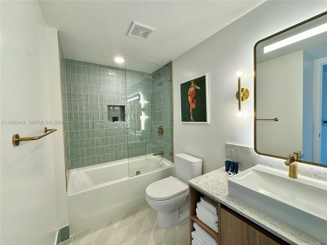 159 NE 6th St 2810, Miami, FL 33132