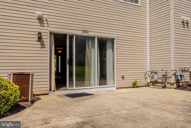 1902 DORAL DR, Blackwood, NJ 08012