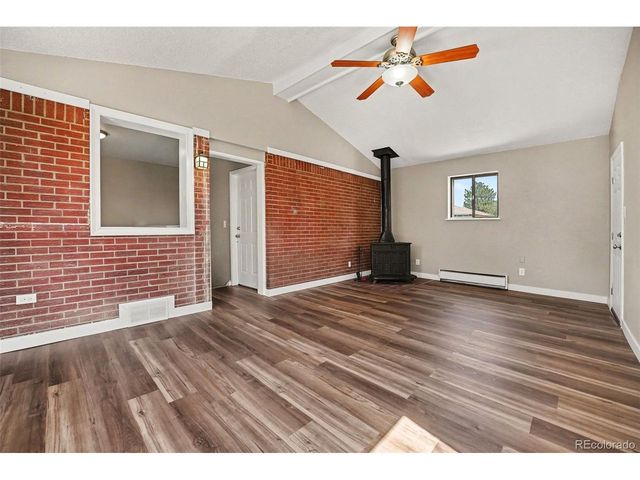 400 Leo Ln, Denver, CO 80260