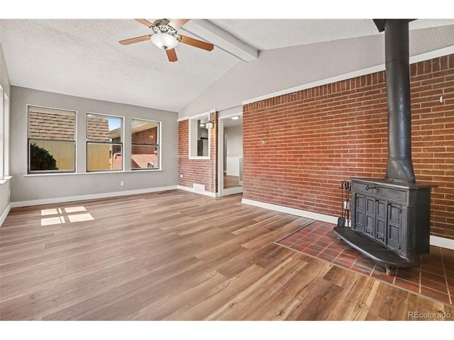 400 Leo Ln, Denver, CO 80260