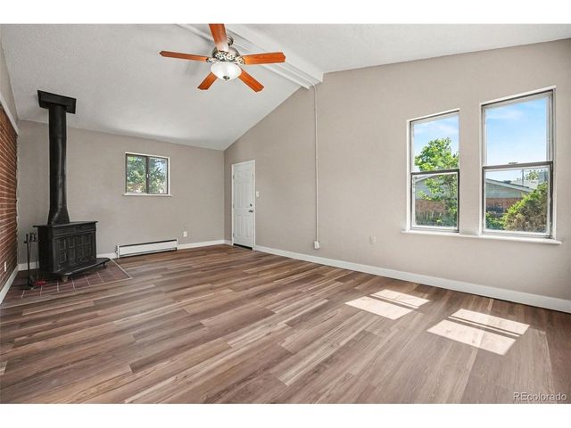 400 Leo Ln, Denver, CO 80260