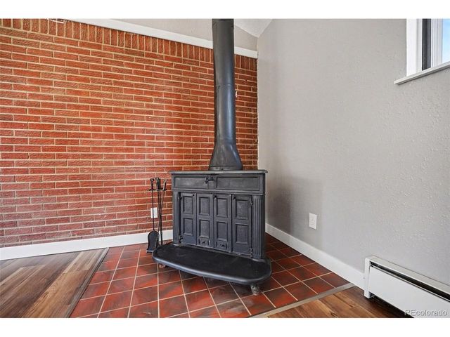 400 Leo Ln, Denver, CO 80260
