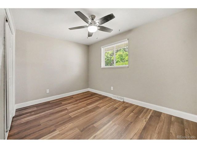 400 Leo Ln, Denver, CO 80260