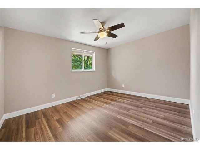 400 Leo Ln, Denver, CO 80260
