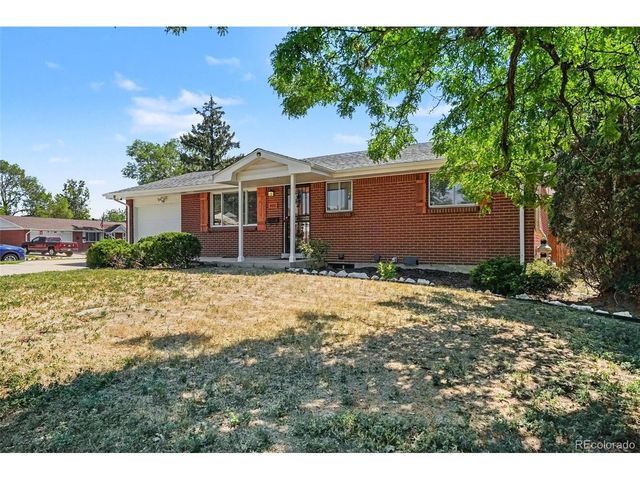 400 Leo Ln, Denver, CO 80260