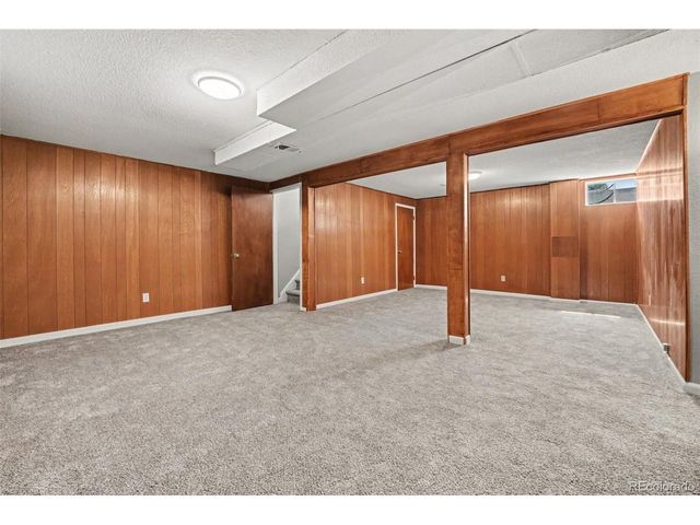 400 Leo Ln, Denver, CO 80260