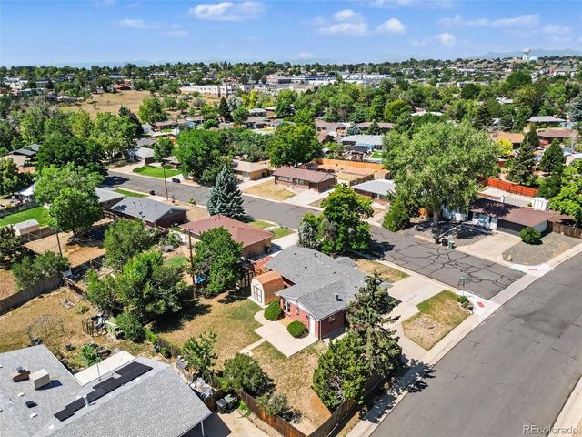 400 Leo Ln, Denver, CO 80260