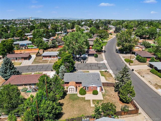 400 Leo Ln, Denver, CO 80260