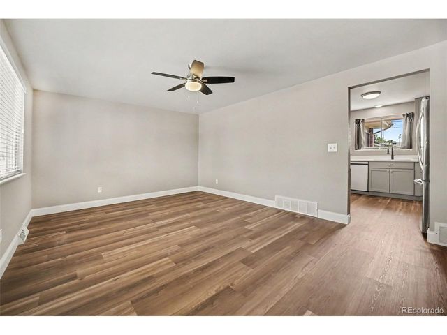 400 Leo Ln, Denver, CO 80260