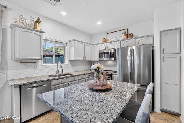 2725 E MINE CREEK Road 1135, Phoenix, AZ 85024