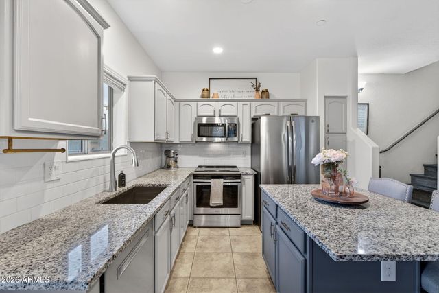 2725 E MINE CREEK Road 1135, Phoenix, AZ 85024