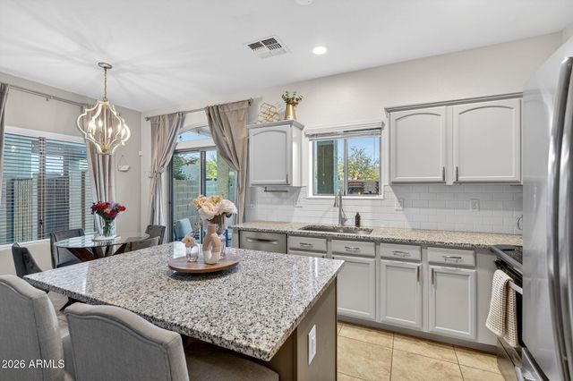 2725 E MINE CREEK Road 1135, Phoenix, AZ 85024