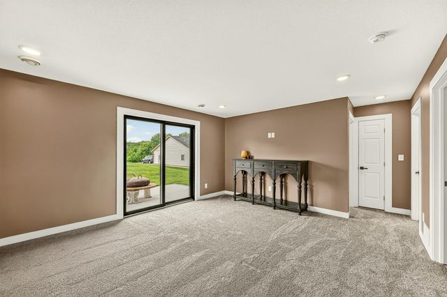 501 10th Street W, Mantorville, MN 55955