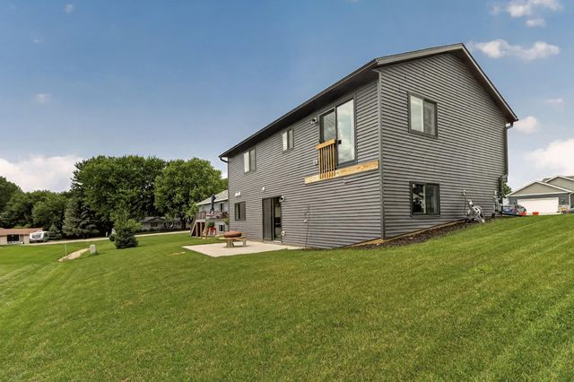 501 10th Street W, Mantorville, MN 55955