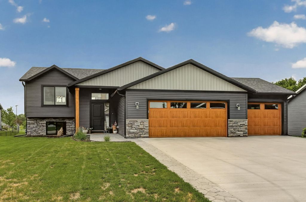 501 10th Street W, Mantorville, MN 55955