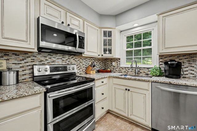 29 Pleasant View Road, New Milford, CT 06776