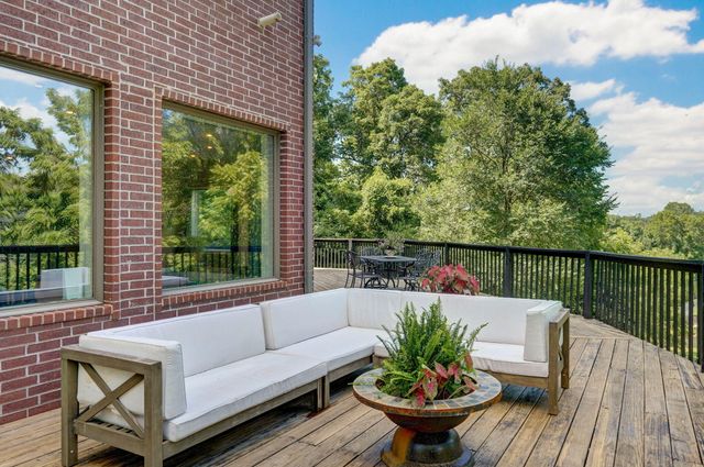 7906 W Farm Road 94, Willard, MO 65781