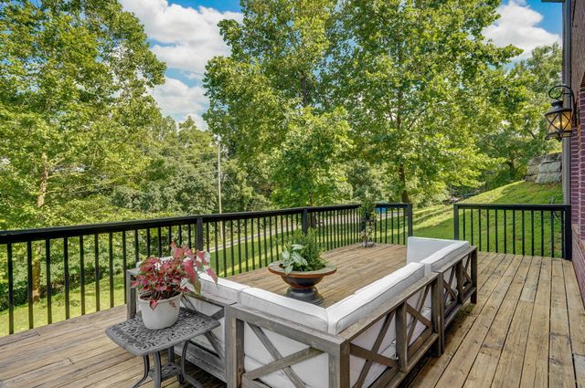 7906 W Farm Road 94, Willard, MO 65781