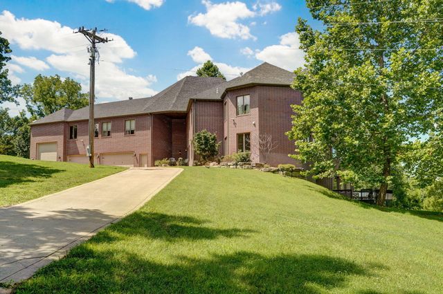 7906 W Farm Road 94, Willard, MO 65781