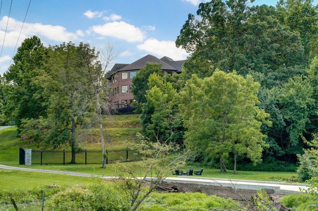 7906 W Farm Road 94, Willard, MO 65781