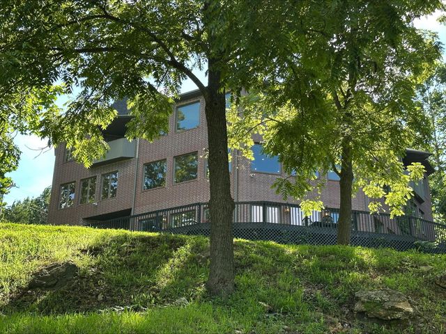 7906 W Farm Road 94, Willard, MO 65781