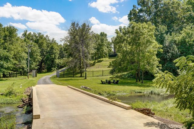 7906 W Farm Road 94, Willard, MO 65781