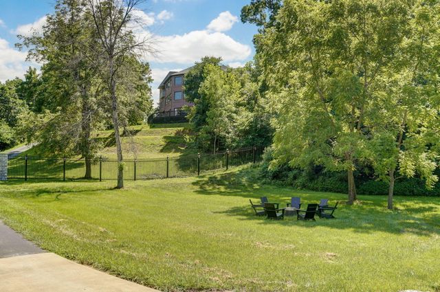 7906 W Farm Road 94, Willard, MO 65781