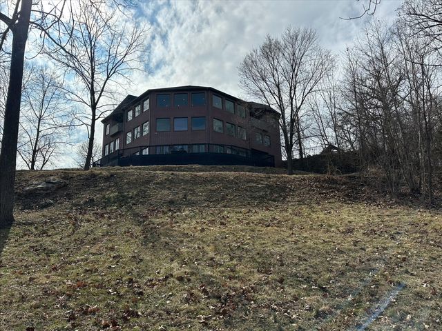 7906 W Farm Road 94, Willard, MO 65781