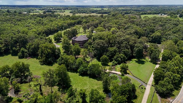 7906 W Farm Road 94, Willard, MO 65781