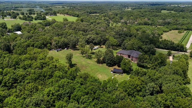 7906 W Farm Road 94, Willard, MO 65781
