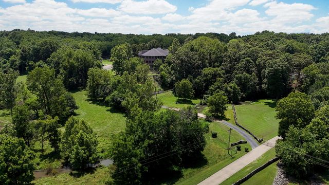 7906 W Farm Road 94, Willard, MO 65781