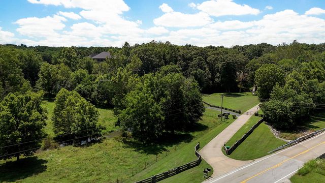 7906 W Farm Road 94, Willard, MO 65781