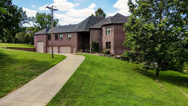 7906 W Farm Road 94, Willard, MO 65781