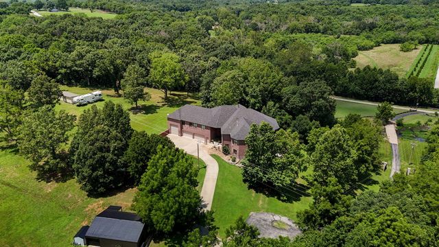 7906 W Farm Road 94, Willard, MO 65781