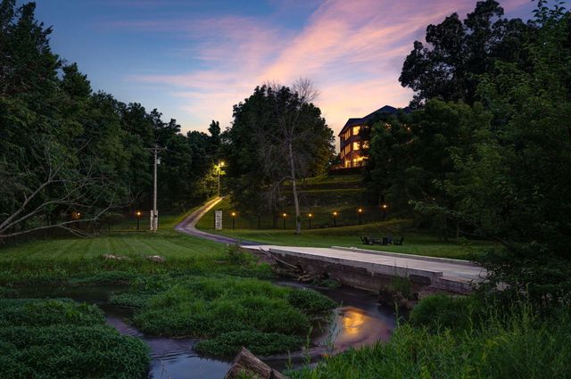 7906 W Farm Road 94, Willard, MO 65781