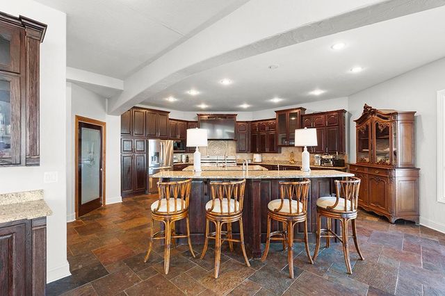 7906 W Farm Road 94, Willard, MO 65781