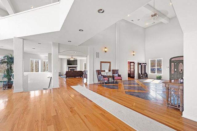 7906 W Farm Road 94, Willard, MO 65781