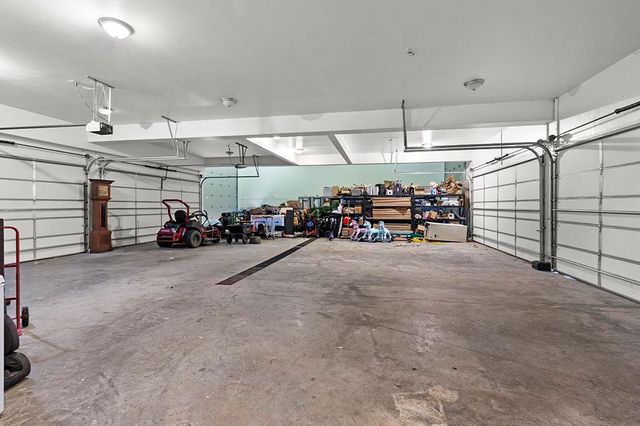 7906 W Farm Road 94, Willard, MO 65781