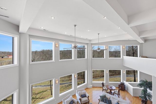 7906 W Farm Road 94, Willard, MO 65781