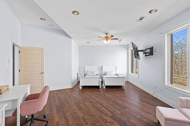 7906 W Farm Road 94, Willard, MO 65781