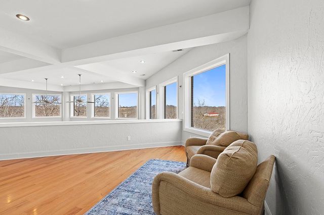 7906 W Farm Road 94, Willard, MO 65781